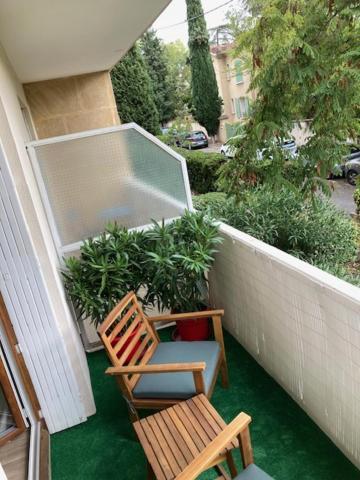 Tilia Jourdan-Studio Cosy Aix Centre-Cours Mirabeau-Parking-Wifi-Smart Tv-Rue Calme آيكس أومبروفينس المظهر الخارجي الصورة