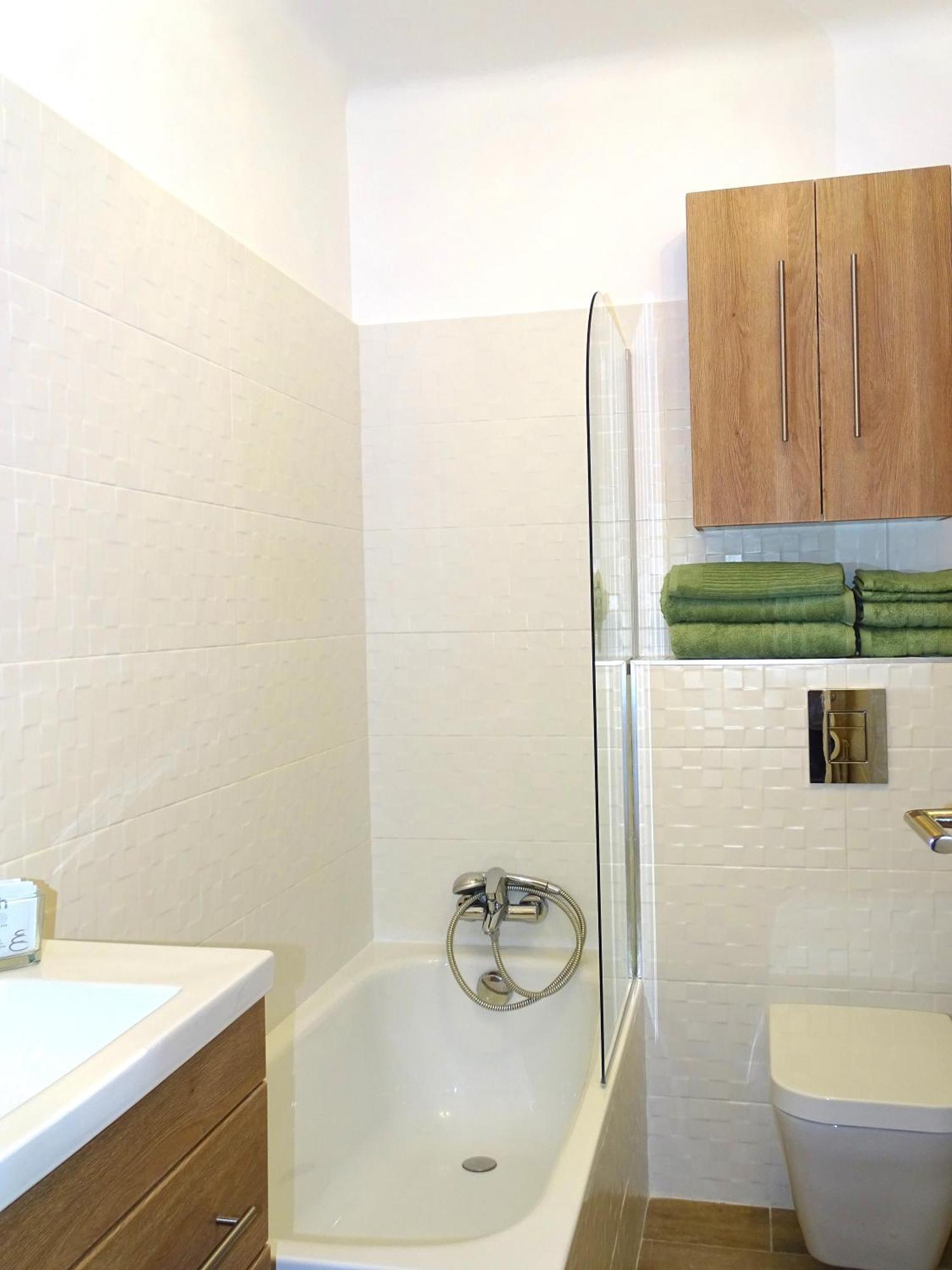 Tilia Jourdan-Studio Cosy Aix Centre-Cours Mirabeau-Parking-Wifi-Smart Tv-Rue Calme آيكس أومبروفينس المظهر الخارجي الصورة