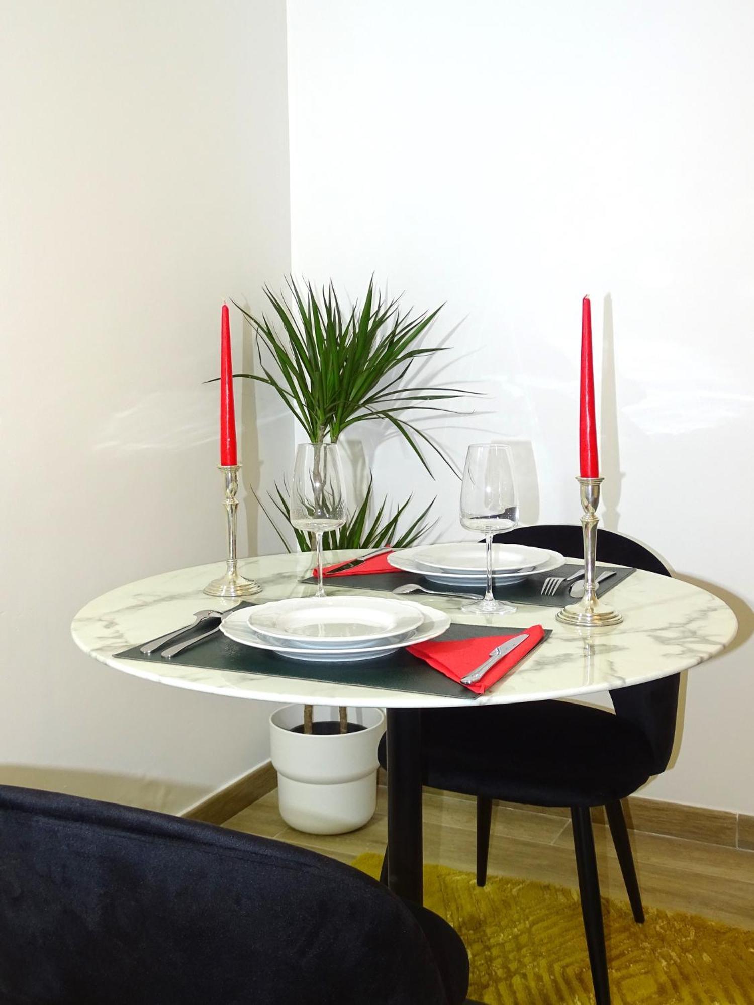 Tilia Jourdan-Studio Cosy Aix Centre-Cours Mirabeau-Parking-Wifi-Smart Tv-Rue Calme آيكس أومبروفينس المظهر الخارجي الصورة