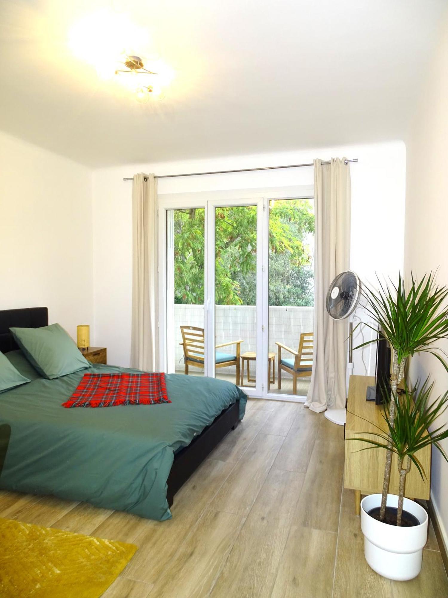 Tilia Jourdan-Studio Cosy Aix Centre-Cours Mirabeau-Parking-Wifi-Smart Tv-Rue Calme آيكس أومبروفينس المظهر الخارجي الصورة